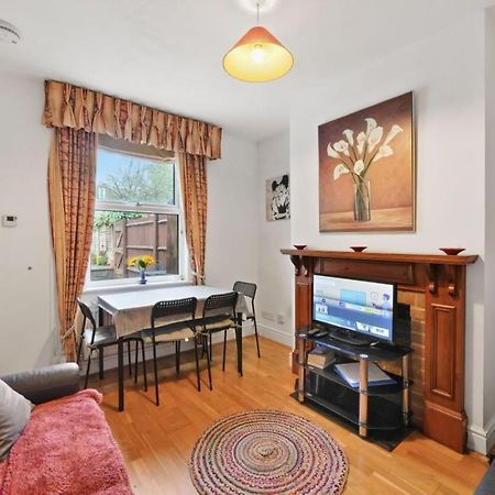 Comfortable 2 Bedroom Property, ميدستون المظهر الخارجي الصورة